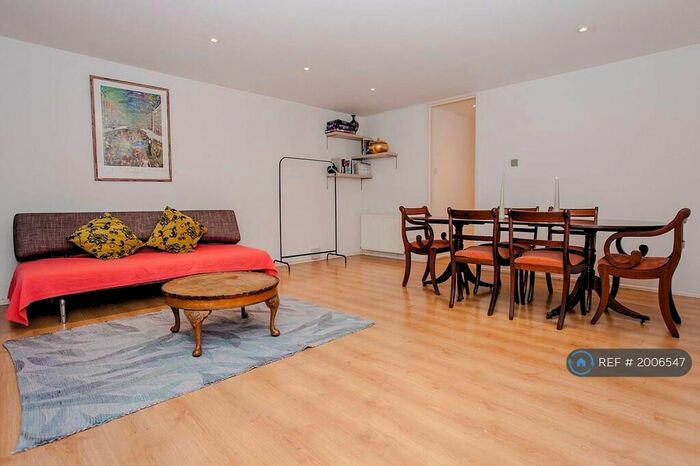 2 Bedroom Flat To Rent In Grafton Road, London, NW5