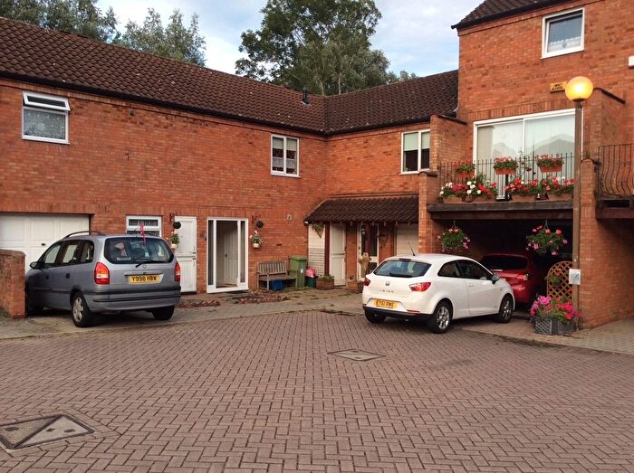 4 Bedroom End Terrace House For Sale In Ironmonger Court, Milton Keynes, MK14