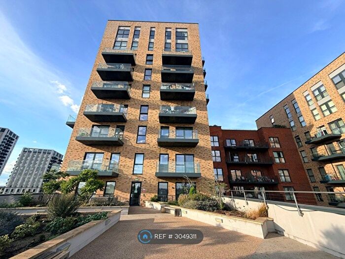 2 Bedroom Flat To Rent In Merrick Road, Southall, UB2