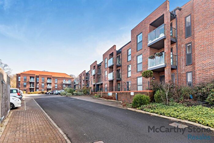 2 Bedroom Apartment For Sale In Austen Place, Lower Turk Street, Alton, GU34