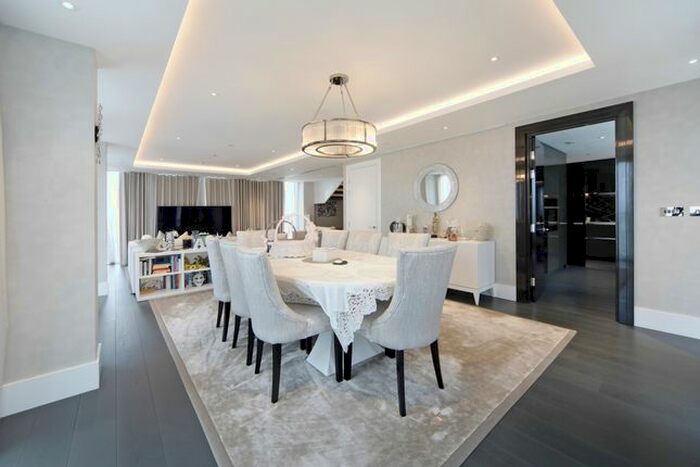 4 Bedroom Flat To Rent In Radnor Terrace, London, W14