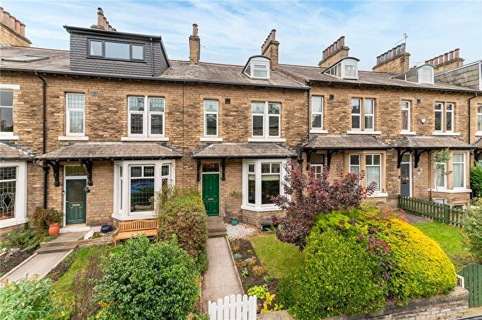 5 Bedroom Terraced House For Sale In Wellington Crescent, Shipley, West Yorkshire, BD18