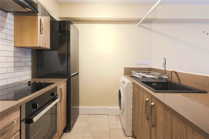 1 Bedroom Apartment To Rent In Heddington Grove, Islington, London, N7