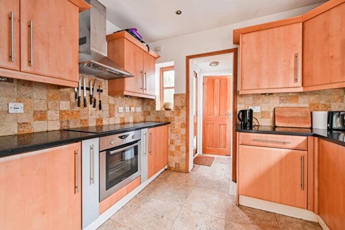 2 Bedroom End Of Terrace House To Rent In Morley Avenue, , Turnpike Lane, London, N22