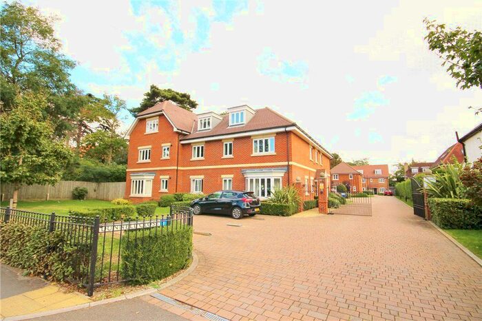 2 Bedroom Flat To Rent In Dunnell Close, Sunbury On Thames, TW16