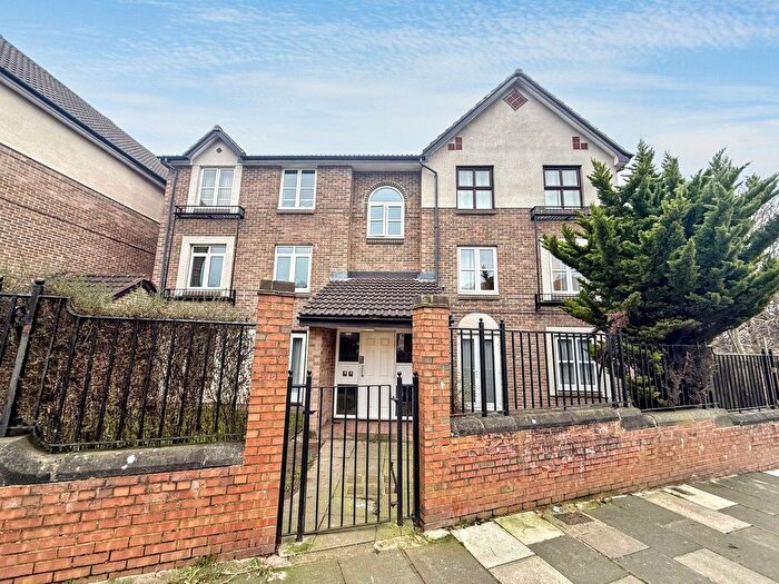 2 Bedroom Flat For Sale In Benwell Village Mews, Newcastle Upon Tyne, NE15