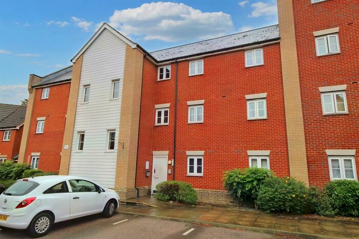2 Bedroom Apartment To Rent In Provan Court, Ipswich, IP3