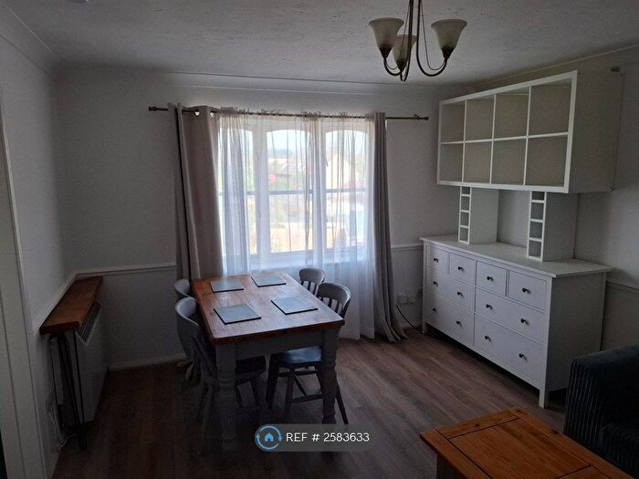 2 Bedroom Maisonette To Rent In Camellia Drive, Warminster, BA12