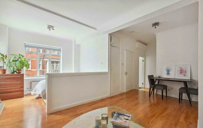 Studio To Rent In Warren Court, Euston Road, NW1