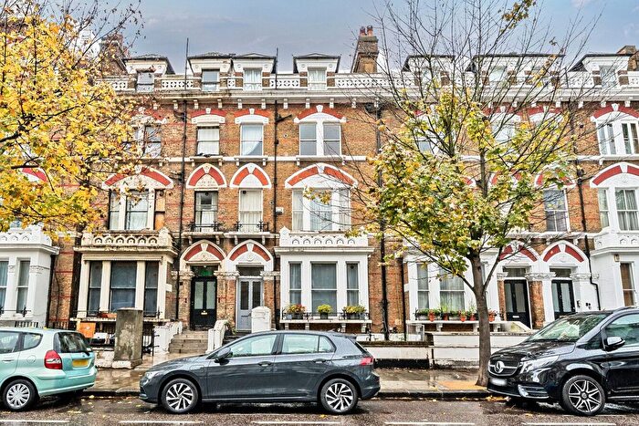 2 Bedroom Flat For Sale In Holland Road, London, W14