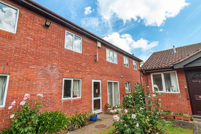 2 Bedroom Apartment For Sale In Baker Mews, Maldon, CM9