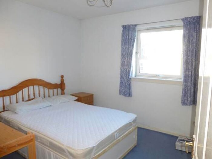 2 Bedroom Flat To Rent In Castle Terrace, Justice Gate, Aberdeen, AB11