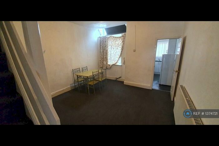 2 Bedroom Terraced House To Rent In Hemmons Road, Manchester, M12