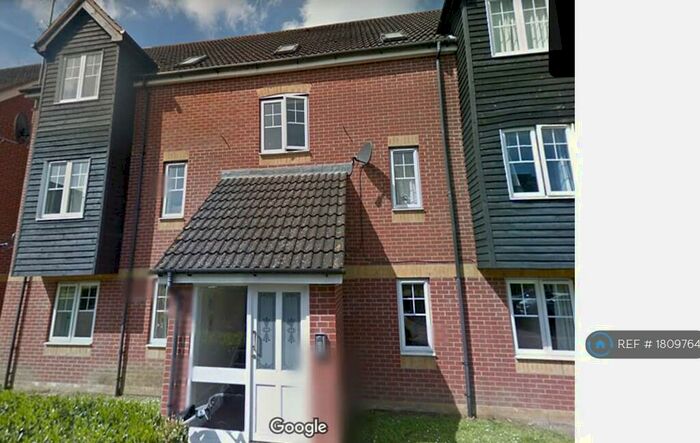 2 Bedroom Flat To Rent In Harbury Court, Newbury, RG14