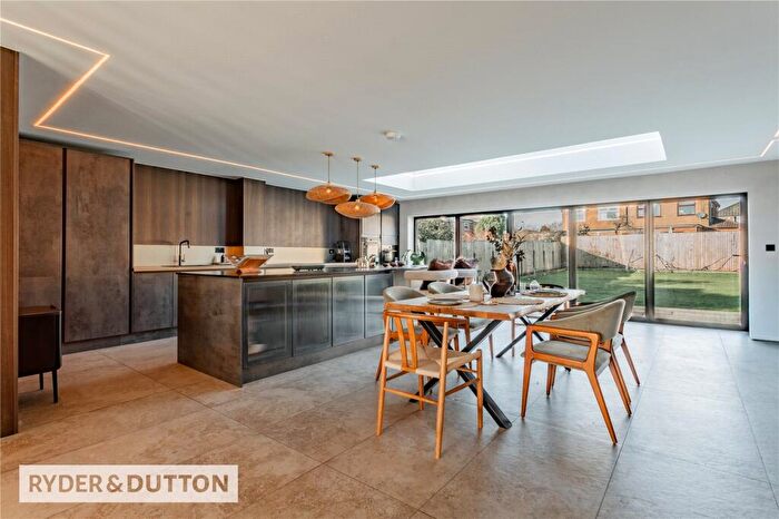 6 Bedroom Detached House For Sale In Hartshead Crescent, Woodhouses, Failsworth, Manchester, M35