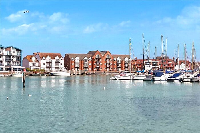 2 Bedroom Apartment To Rent In Pier Road, Littlehampton, West Sussex, BN17