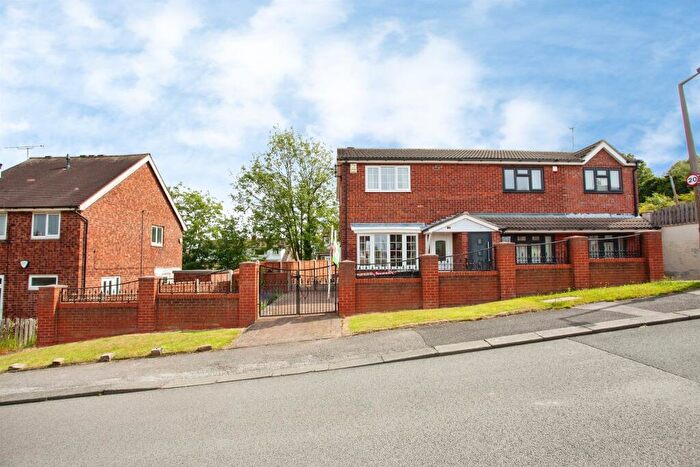 3 Bedroom Semi-Detached House For Sale In Creswick Road, East Herringthorpe, Rotherham, S65