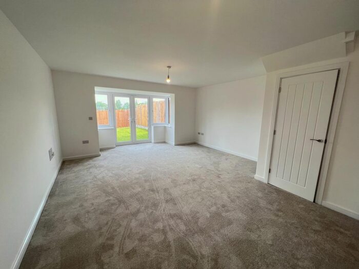 3 Bedroom Semi-Detached House To Rent In Bushby Road, Oadby, LE2