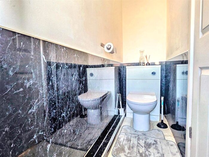 3 Bedroom Semi-Detached House For Sale In Washington Drive, Stapleford, Nottingham, NG9