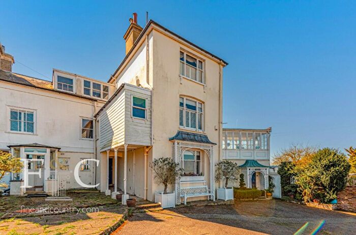4 Bedroom End Of Terrace House For Sale In Monkhams Hall, Hollyfield, EN9