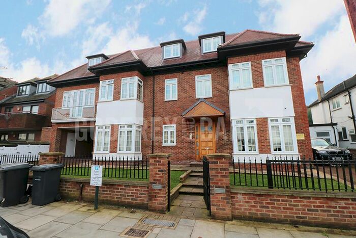 3 Bedroom Flat To Rent In Beechcroft Avenue, London, NW11