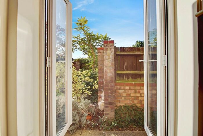 1 Bedroom Flat For Sale In Howlands, Welwyn Garden City, AL7