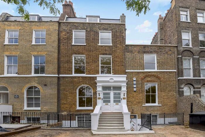 3 Bedroom Flat To Rent In Clapham Road, London SW9