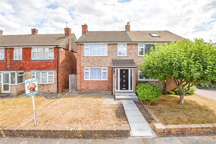 3 Bedroom Semi-Detached House For Sale In Windermere Drive, Rainham, Gillingham, Kent, ME8