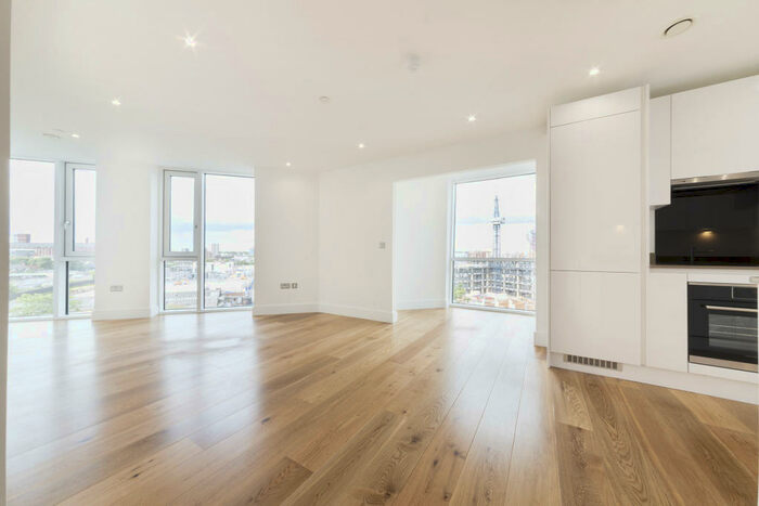 2 Bedroom Apartment To Rent In Sky View Tower, High Street, Stratford, London, E15