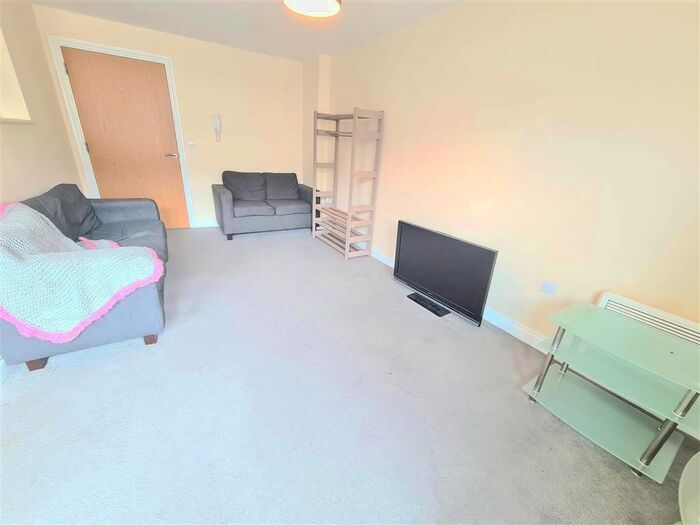 2 Bedroom Flat To Rent In Canal Street, Nottingham, NG1