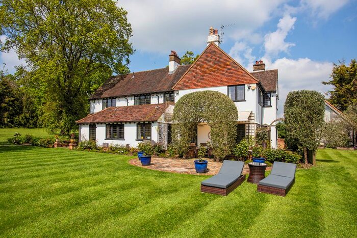 5 Bedroom Detached House For Sale In Shepherds Lane, Rickmansworth, WD3