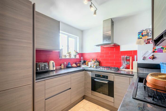 1 Bedroom Flat To Rent In Ainsworth Road, Hackney, London, E9