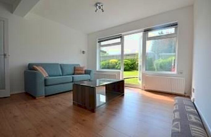 2 Bedroom Flat To Rent In Woodside Park Road, London, N12