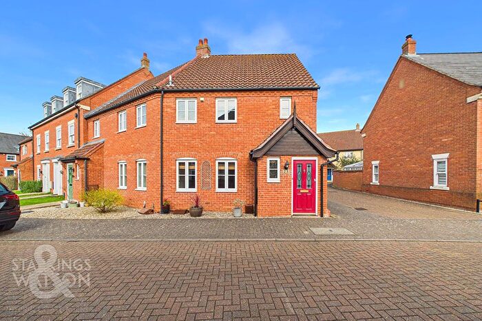 2 Bedroom End Of Terrace House For Sale In Blackthorn Way, Poringland, Norwich, NR14
