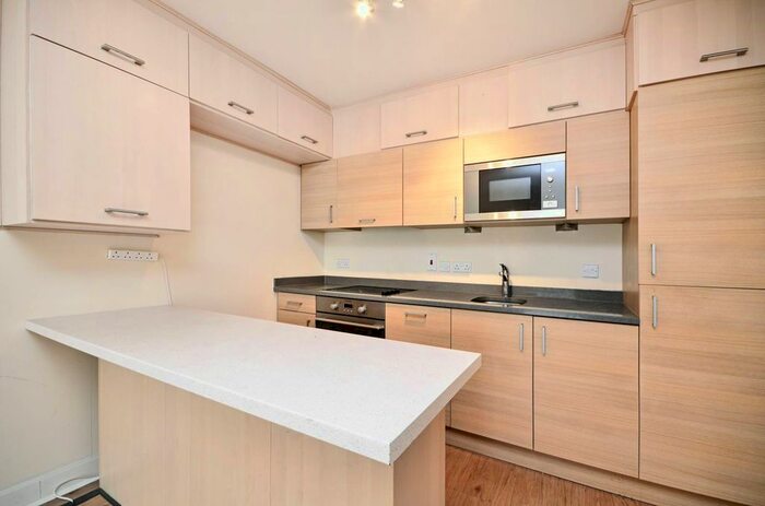 2 Bedroom Flat To Rent In Heritage Avenue, Colindale, London, NW9