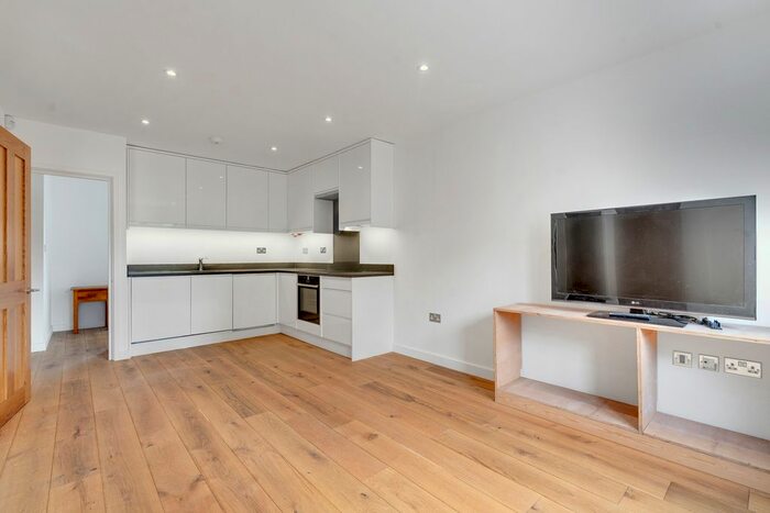 3 Bedroom Detached House To Rent In Wilton Way, London, E8
