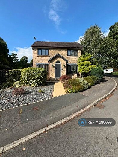 3 Bedroom Semi-Detached House To Rent In Green Bank, Cleckheaton, BD19