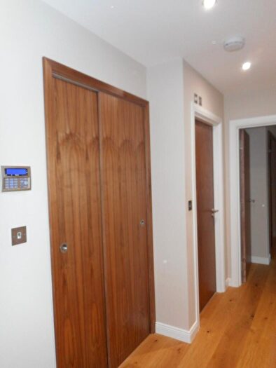 1 Bedroom Flat To Rent In East Barnet Road, Barnet, North London, EN4