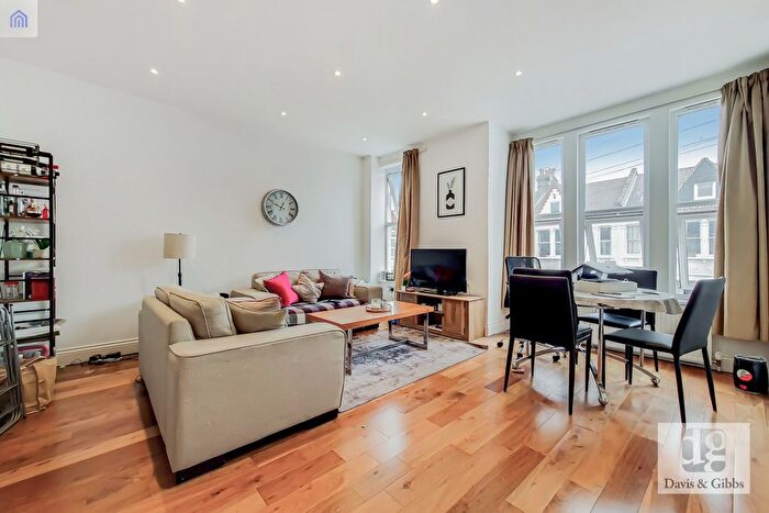 2 Bedroom Flat To Rent In Lucien Road, Tooting, SW17