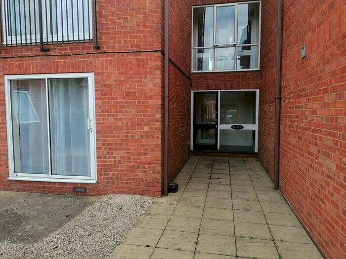 Studio To Rent In Westholm Court, OX26