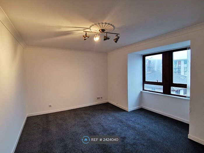 2 Bedroom Flat To Rent In Robertson Street, Dundee, DD4