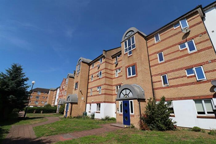 2 Bedroom Apartment To Rent In Dunnage Crescent, Surrey Quays, SE16