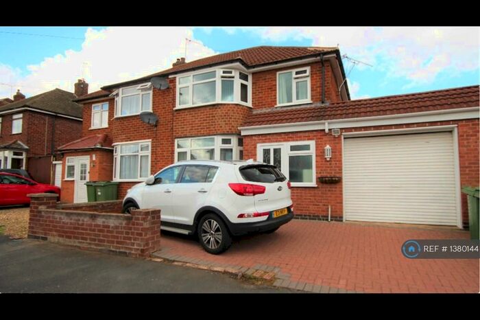 4 Bedroom Semi-Detached House To Rent In Brockenhurst Drive, Braunstone Town, LE3