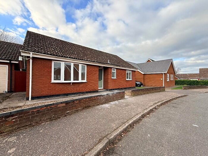 2 Bedroom Bungalow For Sale In Primrose Close, Attleborough, Norfolk, NR17