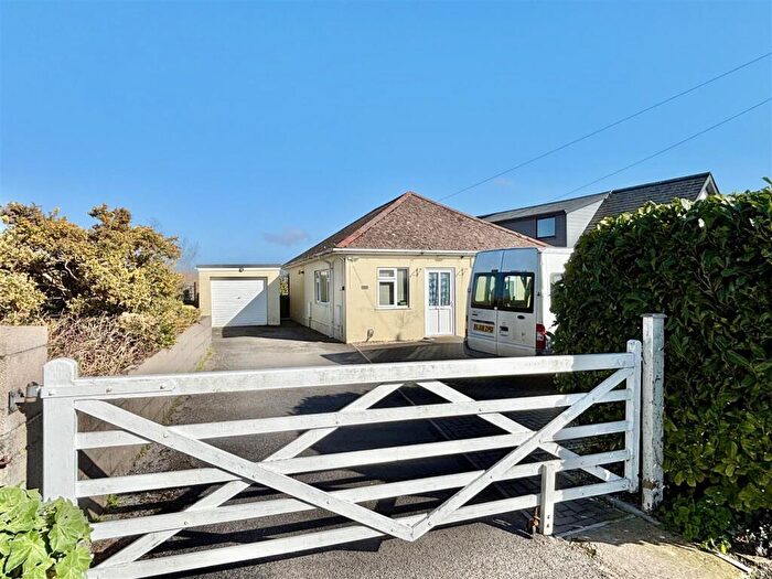2 Bedroom Detached Bungalow For Sale In Hoyal Road, Hamworthy, Poole, BH15