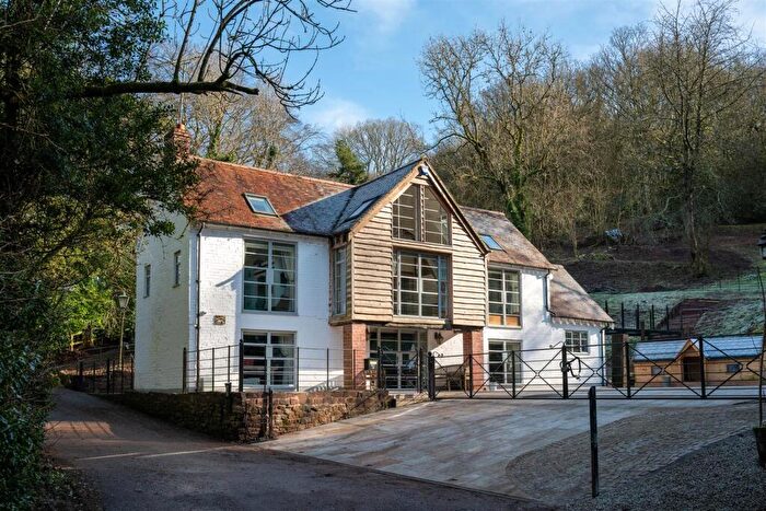 5 Bedroom Detached House For Sale In Clatterbach, Clent, DY9