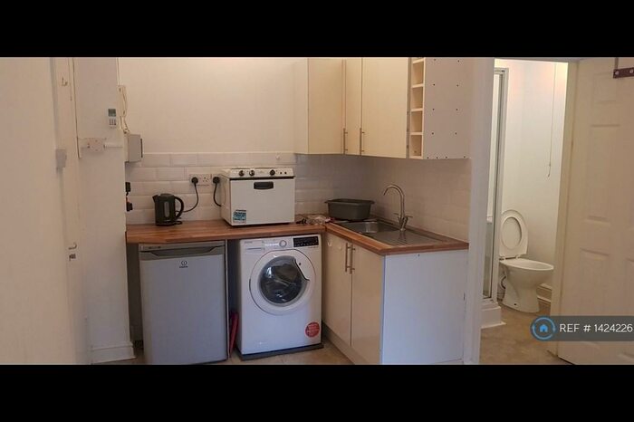 Studio To Rent In Stanmore Road, Birmingham, B16