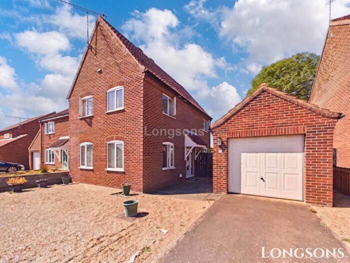 3 Bedroom Semi-Detached House For Sale In Brancaster Way, Swaffham, PE37