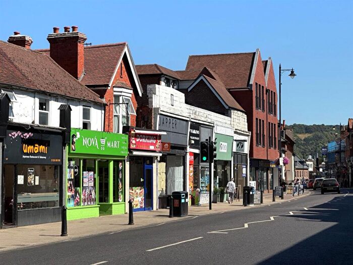 2 Bedroom Flat To Rent In High Street, Dorking, RH4