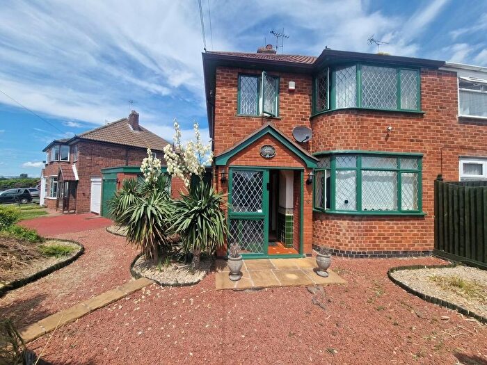 4 Bedroom Semi-Detached House To Rent In Brockenhurst Drive, Leicester, LE3
